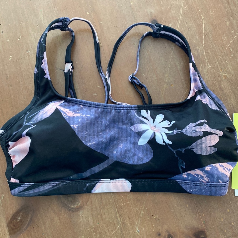 All in Motion size Small athletic bikini top